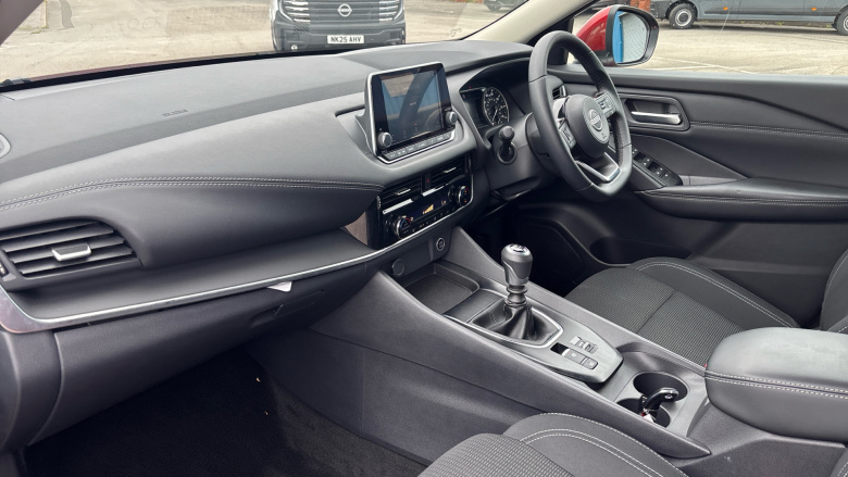 Nissan Qashqai 1.3 DiG-T MH Acenta Premium 5dr Petrol Hatchback